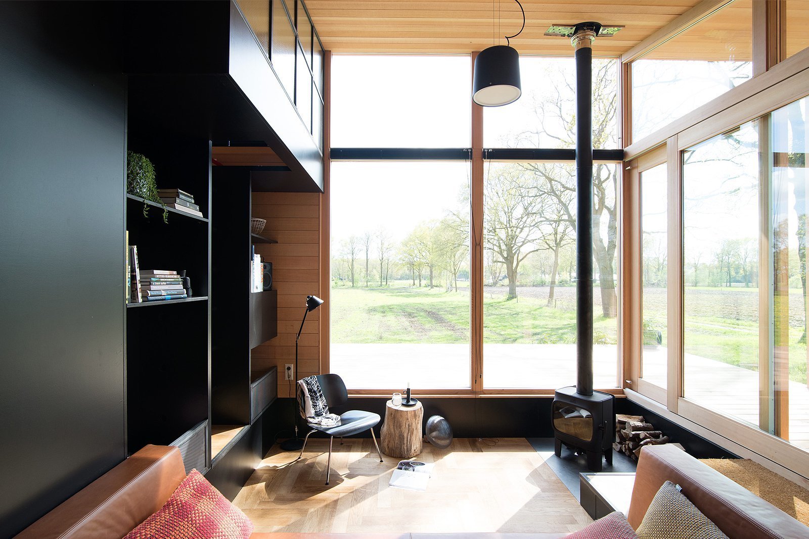 Prefabrik tatil evi doğayla uyum içinde